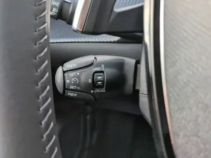 Photo 42 Peugeot 208  Hybrid 110 e-DCS6