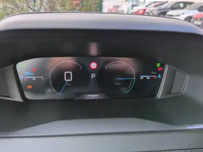 Photo 32 Peugeot 208  Hybrid 110 e-DCS6