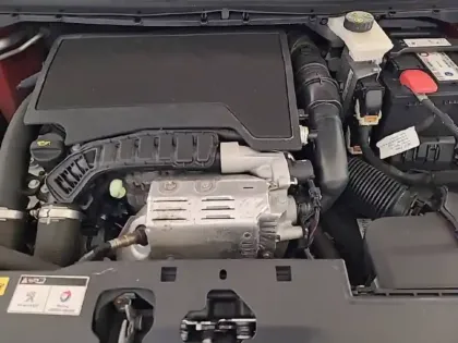 Photo 12 Peugeot 308  PureTech 130ch S&S EAT8