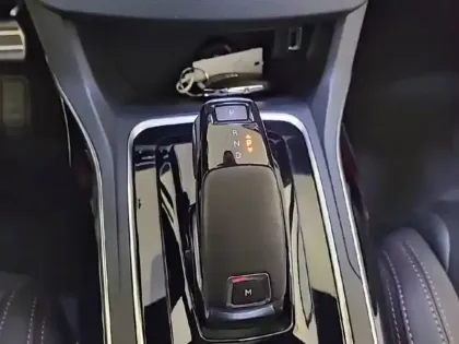 Photo 11 Peugeot 308  PureTech 130ch S&S EAT8