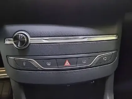 Photo 43 Peugeot 308  PureTech 130ch S&S EAT8