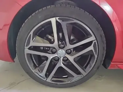 Photo 31 Peugeot 308  PureTech 130ch S&S EAT8