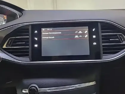 Photo 41 Peugeot 308  PureTech 130ch S&S EAT8