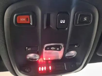 Photo 45 Peugeot 308  PureTech 130ch S&S EAT8