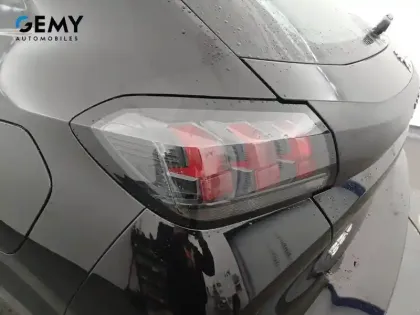 Photo 16 Peugeot 208  PureTech 75 S&S BVM5