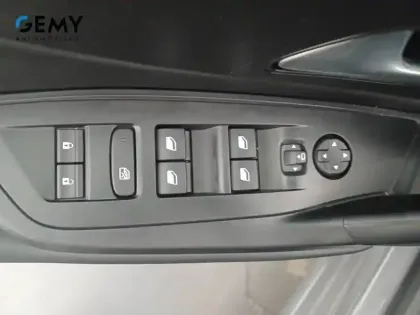 Photo 11 Peugeot 308  SW Hybrid 145 e-DCS6