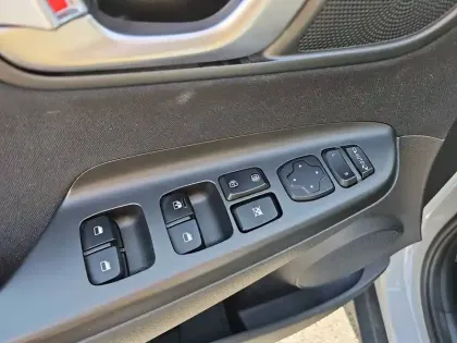 Photo 49 Hyundai Kona  Hybrid 141