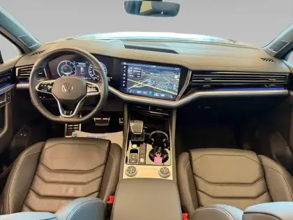 Photo 38 Volkswagen Touareg  3.0 TSI eHybrid 462 ch Tiptronic 8 4Motion