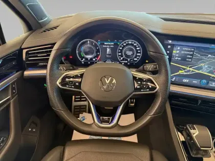 Photo 40 Volkswagen Touareg  3.0 TSI eHybrid 462 ch Tiptronic 8 4Motion