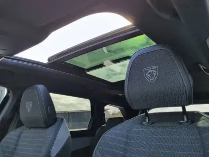 Photo 40 Peugeot 5008  Plug-in Hybrid 195 e-DCS7