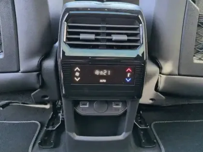 Photo 50 Peugeot 5008  Plug-in Hybrid 195 e-DCS7