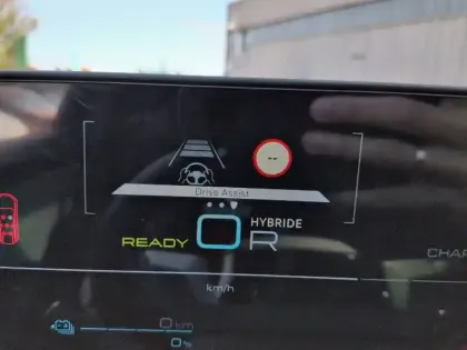 Photo 45 Peugeot 5008  Plug-in Hybrid 195 e-DCS7