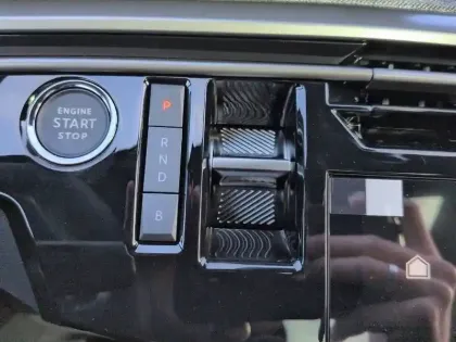 Photo 39 Peugeot 5008  Plug-in Hybrid 195 e-DCS7