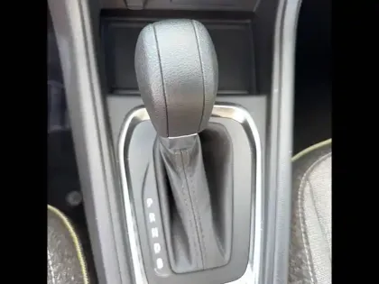Photo 79 Renault Captur  E-Tech full hybrid 145 ch