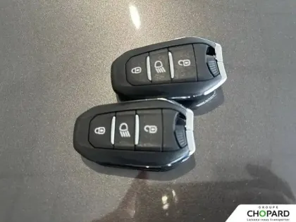 Photo 11 Peugeot 3008  PureTech 130ch S&S EAT8