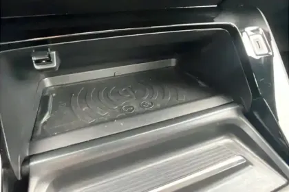 Photo 19 Peugeot 208  Hybrid 136 e-DCS6