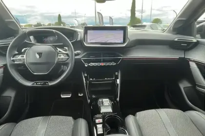 Photo 13 Peugeot 208  Hybrid 136 e-DCS6