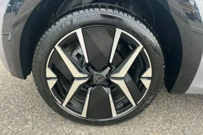 Photo 9 Peugeot 208  Hybrid 136 e-DCS6