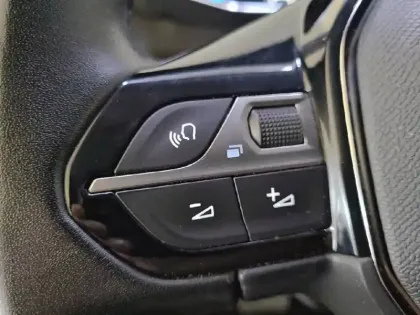 Photo 27 Peugeot 2008  Moteur électrique 136 ch