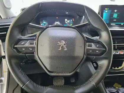 Photo 8 Peugeot 2008  Moteur électrique 136 ch