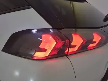 Photo 16 Peugeot 2008  Moteur électrique 136 ch