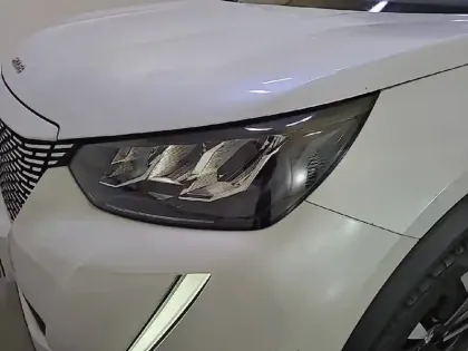 Photo 15 Peugeot 2008  Moteur électrique 136 ch