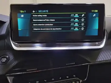 Photo 21 Peugeot 2008  Moteur électrique 136 ch