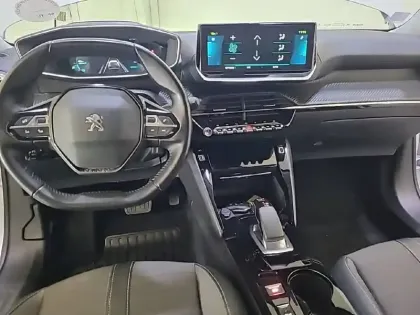 Photo 7 Peugeot 2008  Moteur électrique 136 ch