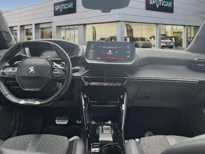 Photo 9 Peugeot 2008  PureTech 130 S&S EAT8 GT