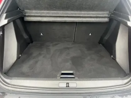 Photo 7 Peugeot 2008  PureTech 130 S&S EAT8 GT