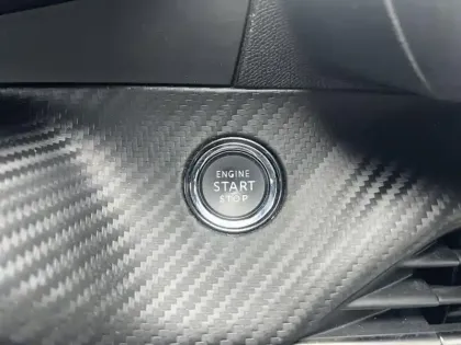 Photo 15 Peugeot 2008  PureTech 130 S&S EAT8 GT