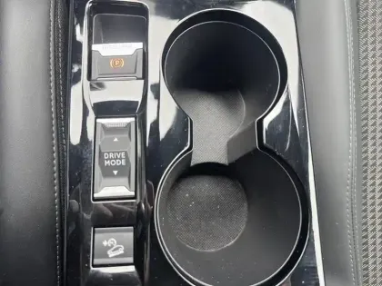 Photo 21 Peugeot 2008  PureTech 130 S&S EAT8 GT