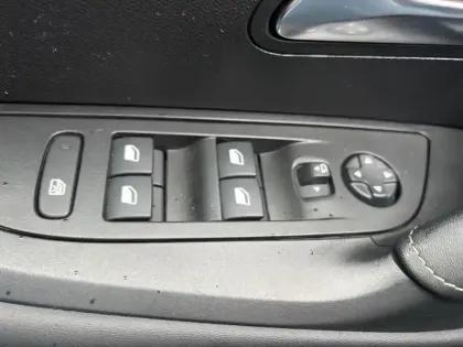 Photo 19 Peugeot 2008  PureTech 130 S&S EAT8 GT