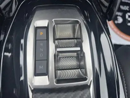 Photo 23 Peugeot 2008  PureTech 130 S&S EAT8 GT