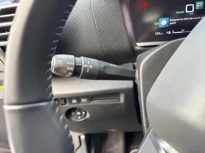 Photo 16 Citroën C4 e- 136 ch Automatique Feel Pack