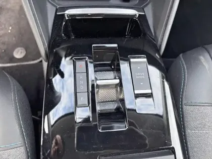 Photo 23 Citroën C4 e- 136 ch Automatique Feel Pack