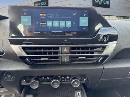 Photo 10 Citroën C4 e- 136 ch Automatique Feel Pack