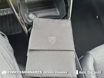 Photo 15 Peugeot 2008  BlueHDi 130 S&S EAT8 Allure