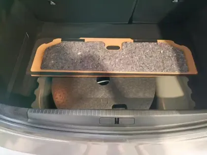 Photo 26 Peugeot 208  PureTech 100 S&S BVM6 GT