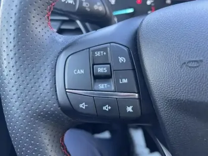 Photo 18 Ford Fiesta  1.0 Flexifuel 95 ch S&S BVM6 ST-Line