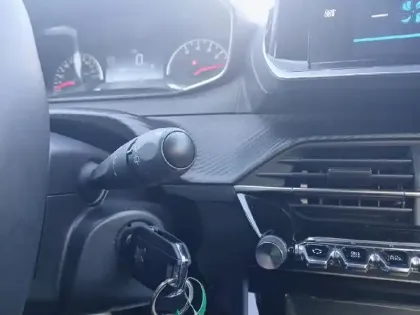 Photo 18 Peugeot 208  PureTech 75 S&S BVM5 Active