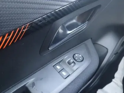 Photo 16 Peugeot 208  PureTech 75 S&S BVM5 Active