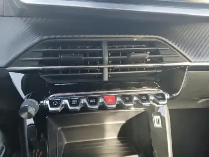 Photo 12 Peugeot 208  PureTech 75 S&S BVM5 Active