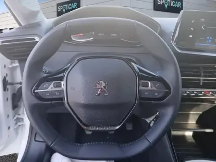 Photo 11 Peugeot 208  PureTech 75 S&S BVM5 Active