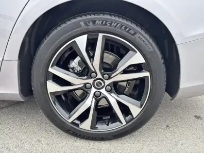 Photo 12 Volvo V60  B4 197ch Ultra Style Dark DCT 7