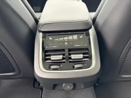 Photo 14 Volvo V60  B4 197ch Ultra Style Dark DCT 7