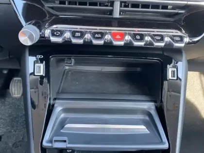 Photo 29 Peugeot 2008  1.2 PureTech 100ch S&S Allure