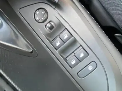 Photo 25 Peugeot 2008  1.2 PureTech 100ch S&S Allure