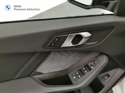 Photo 11 BMW Serie 1 Série 1 120A 170ch M Sport DKG7