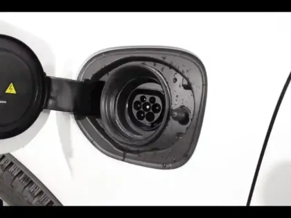 Photo 5 Volvo Xc60  T6 Hybride Rechargeable 350ch Plus Style Dark Geartronic 8 AWD